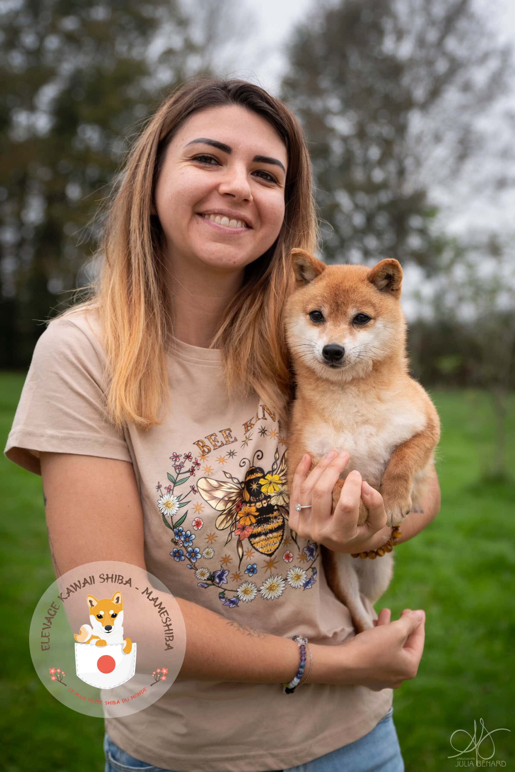 Aurélie avec un chiot Mameshiba